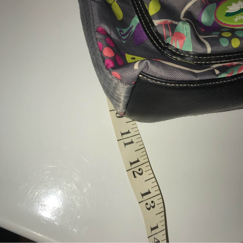 {19} Lily bloom crossbody purse. Available til 9/1/24 A - Picture 7 of 10